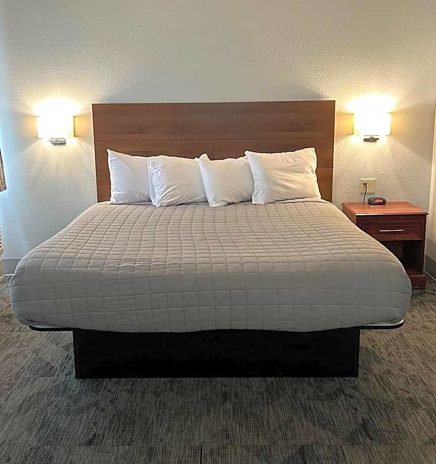 Travelodge by Wyndham Lincoln South