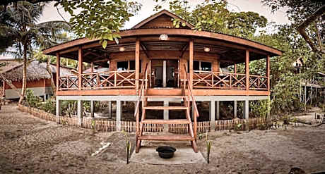 Sunset Surfing Villas Mentawai