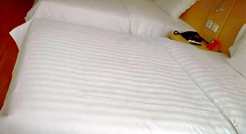 7 Days Inn Korla Passenger Station