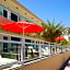 Diane Oceanfront Suites