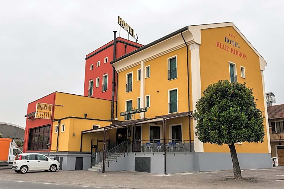 Hotel Blue Ribbon