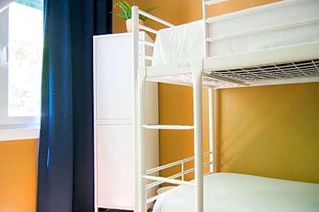 Bed in 4-Bed Mixed Dormitory Room