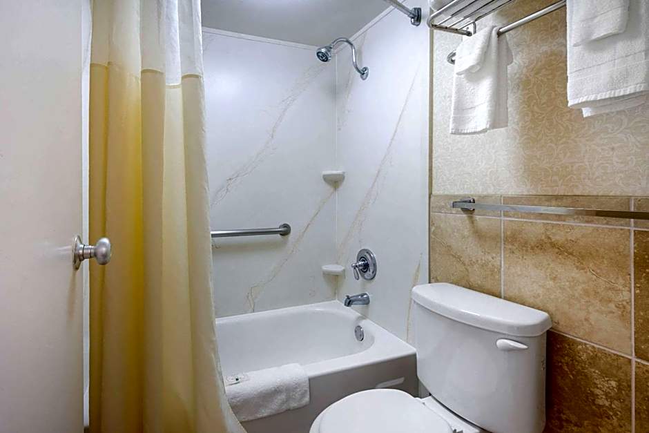 Quality Inn Savannah Historic District