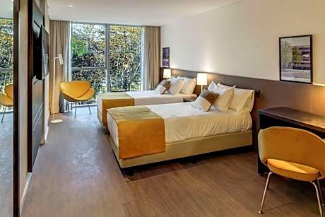 Twin Room with City View - Non-Smoking