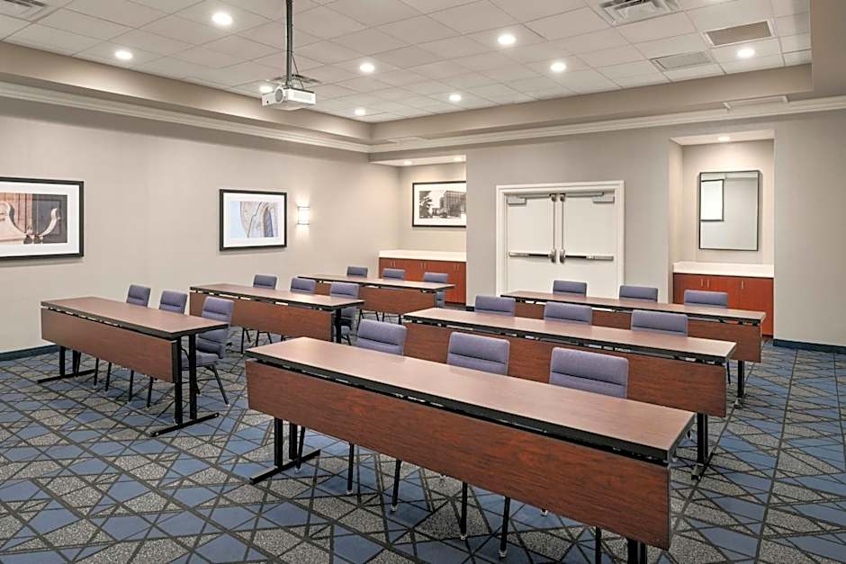 Courtyard by Marriott St. Petersburg Downtown