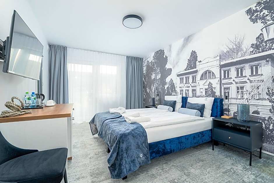 ZAMEK NA PIASKU - Tuż przy Plaży