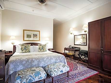 Manor Room