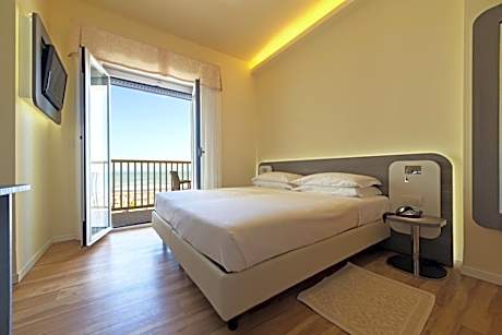 Superior Family Room