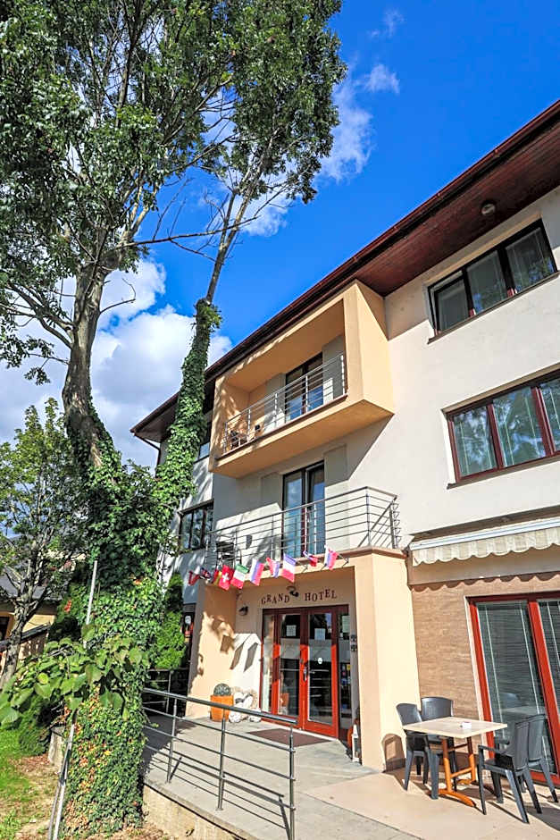 Grand Hotel Senica, Garni