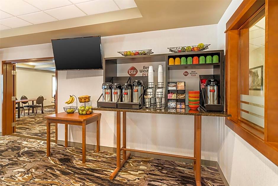 Best Western Plus Service Inn & Suites