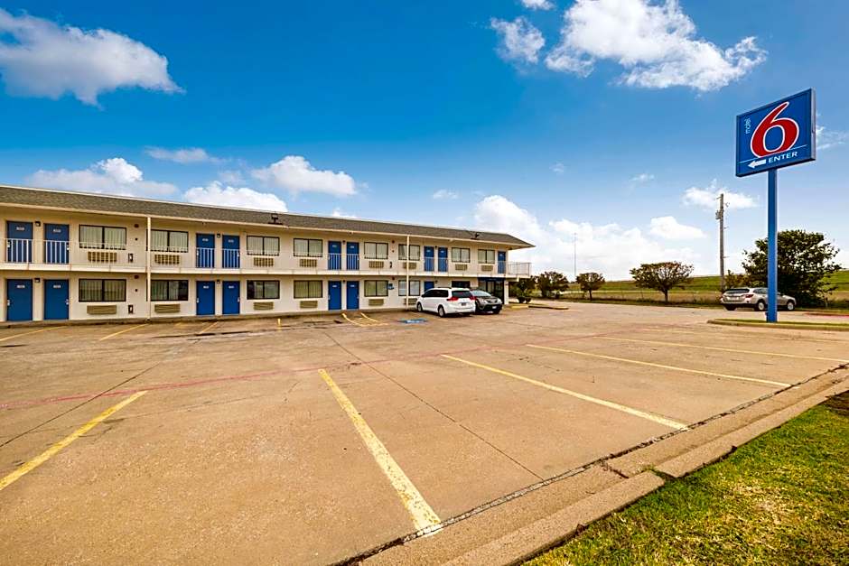 Motel 6-Greenville, TX