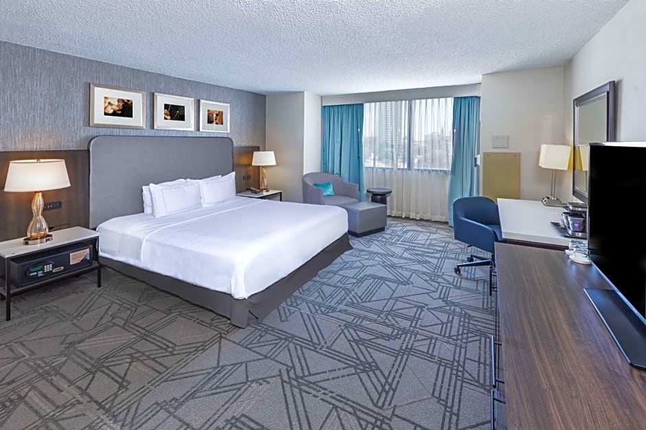 DoubleTree By Hilton Hotel Tulsa-Downtown