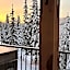 Cozy Modern Ski-in & Ski-out, Hot Tub, Townhouse