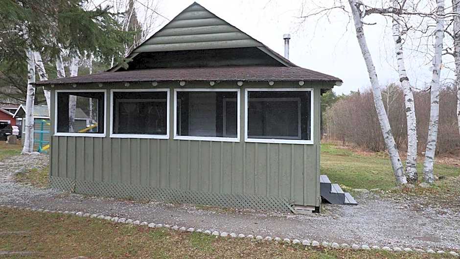 Algonquin Lakeside Inn