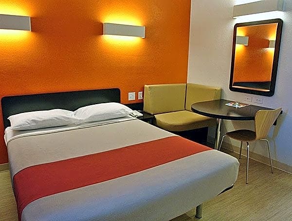 Motel 6 Omaha, NE