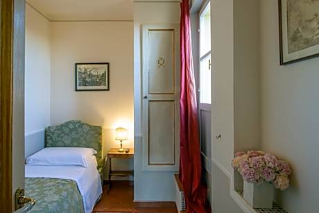 Three-Bedroom Apartment with Sea View