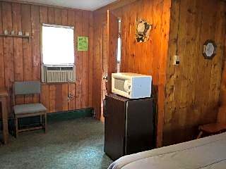 Pines Motel
