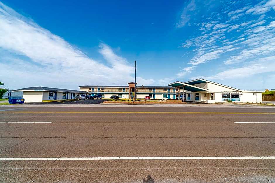 Budget Inn by OYO Frederick US-183