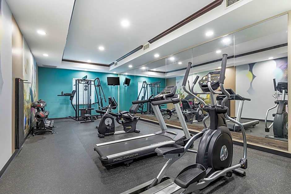 Best Western Plus Longhorn Inn & Suites