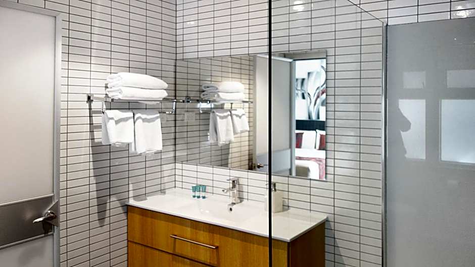 Semaphore Splash Apartments