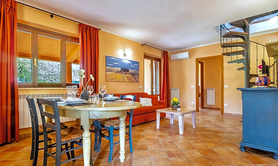 Residence with swimming-pool and thermal pools in Sorano