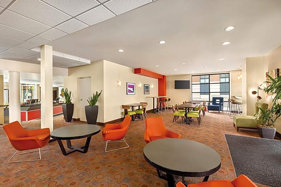 University Inn - A Staypineapple Hotel