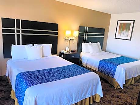Queen Room with Two Queen Beds - Smoking