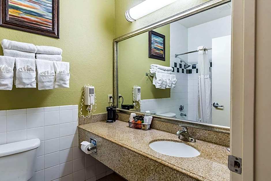 Quality Suites North