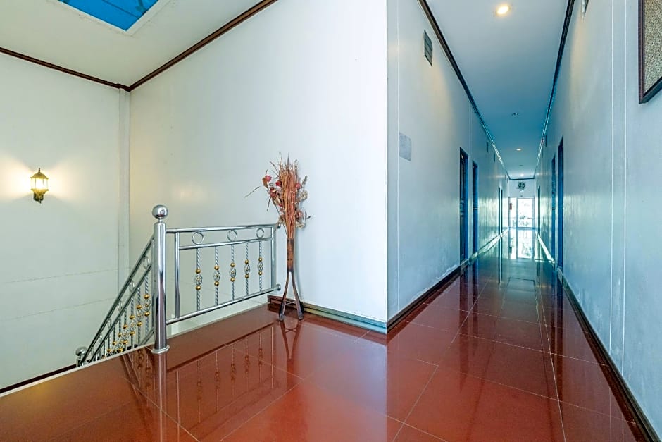 OYO 918 Kachapol Hotel