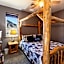 Bison Lodge - Lg Home - 2 bedrooms - less than 5 miles to Yellowstone North Entrance, Sleeps up to 8