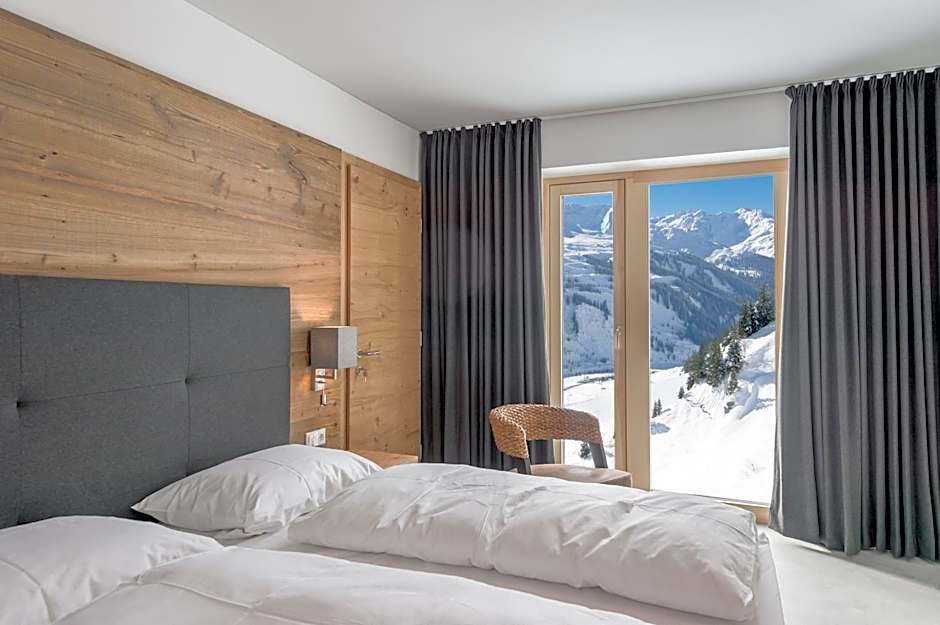Mondschein Hotel & Chalet Ski-In Ski-Out Luxus am Arlberg