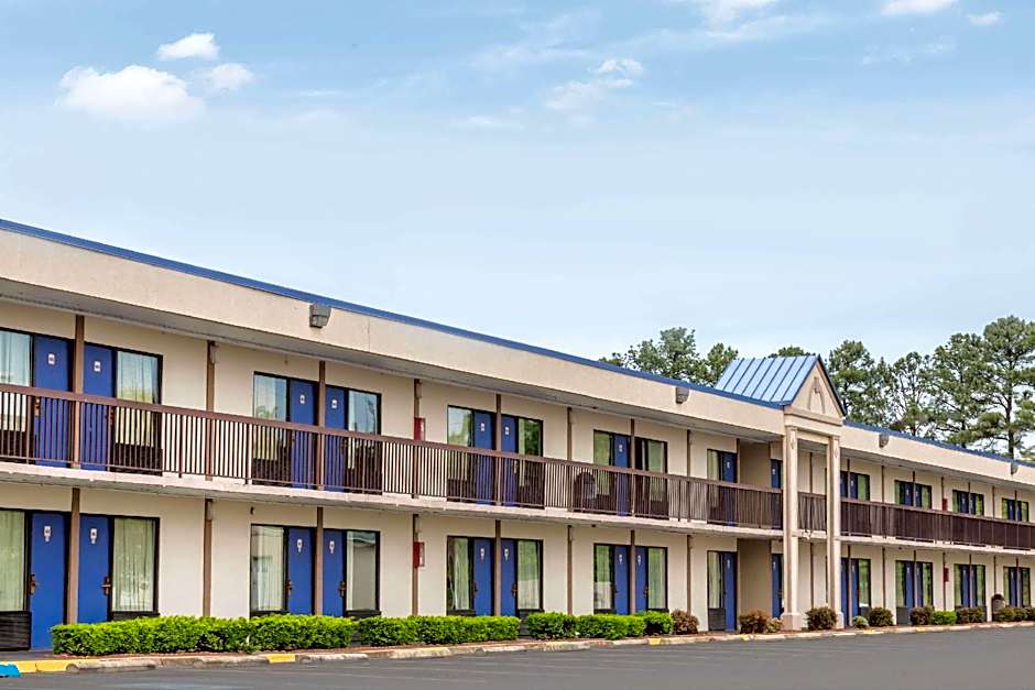 Knights Inn - Fredericksburg