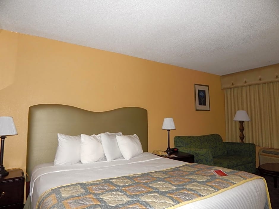 Ramada by Wyndham Altamonte Springs Near I-4
