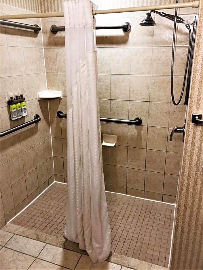 Holiday Inn Express Syracuse Airport, an IHG Hotel