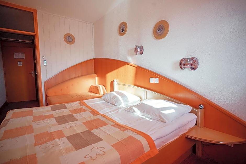 MC Hotel