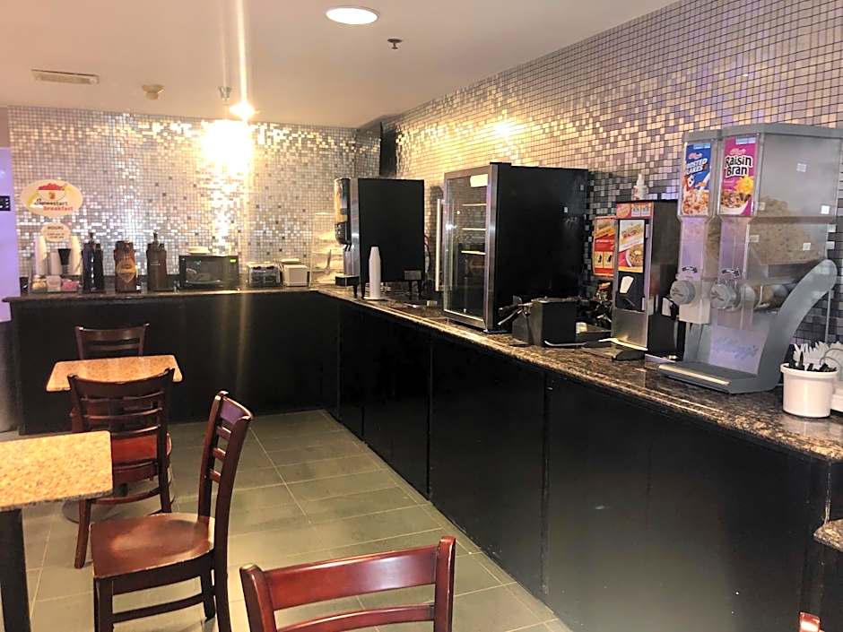 Delavan Inn and Suites