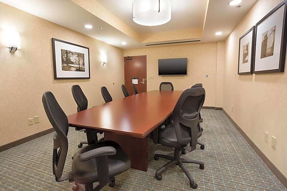 Drury Inn & Suites Burlington