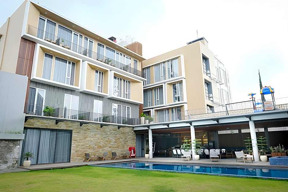 Facade Hotel by Azana