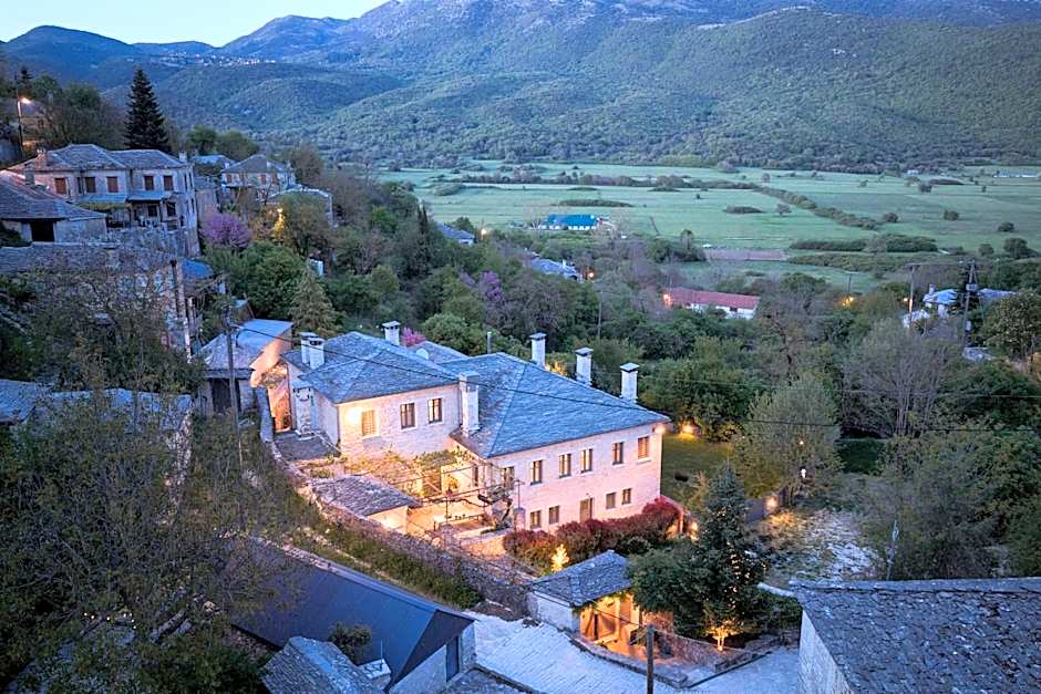 Apeiros Chora Hotel