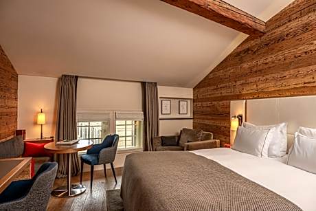 Prestige Room