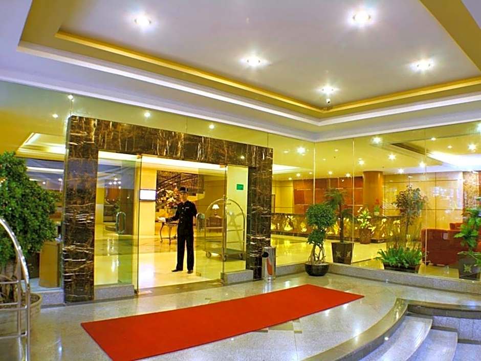 Rocky Plaza Hotel Padang