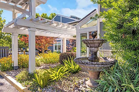 UpValley Inn & Hot Springs Napa Valley, an Ascend Collection Hotel