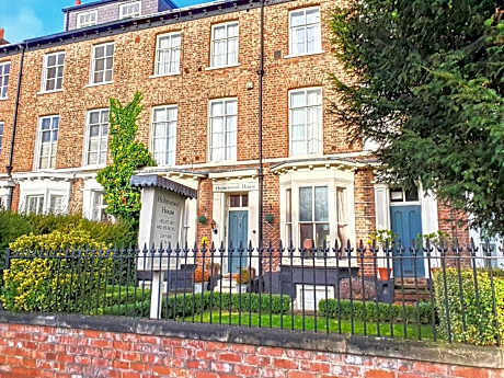 Holmwood House Guest Accommodation