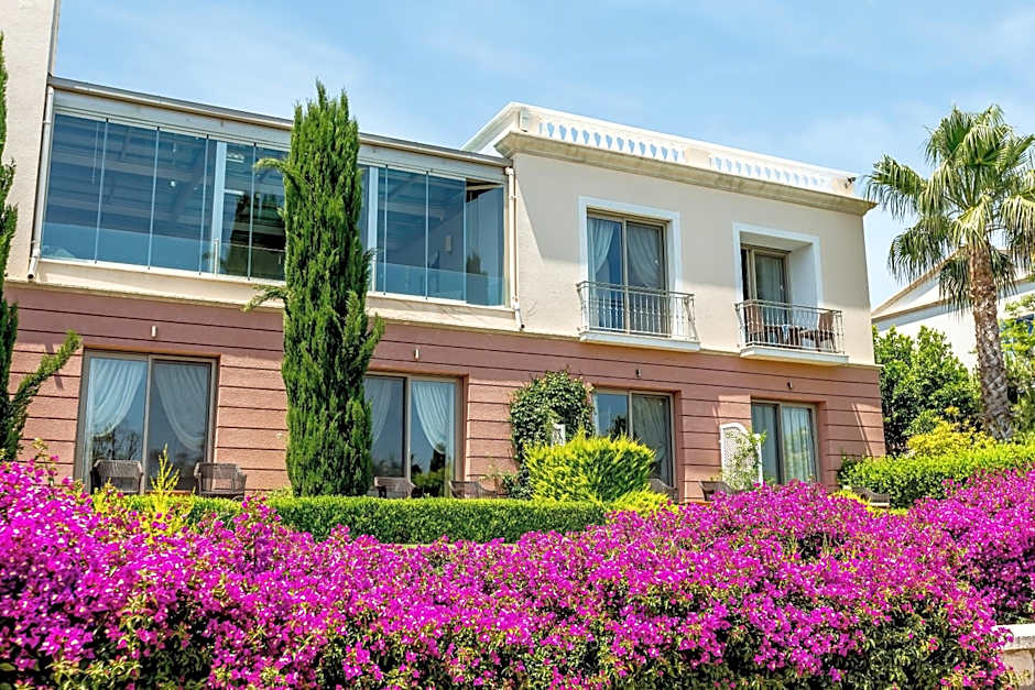 Antmare Hotel