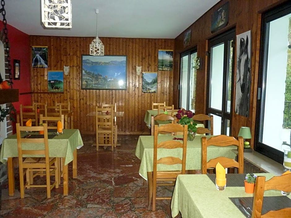 Hotel Restaurant La Chaumiere du Lac