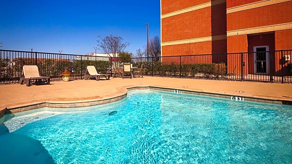 Best Western Lockhart Hotel & Suites