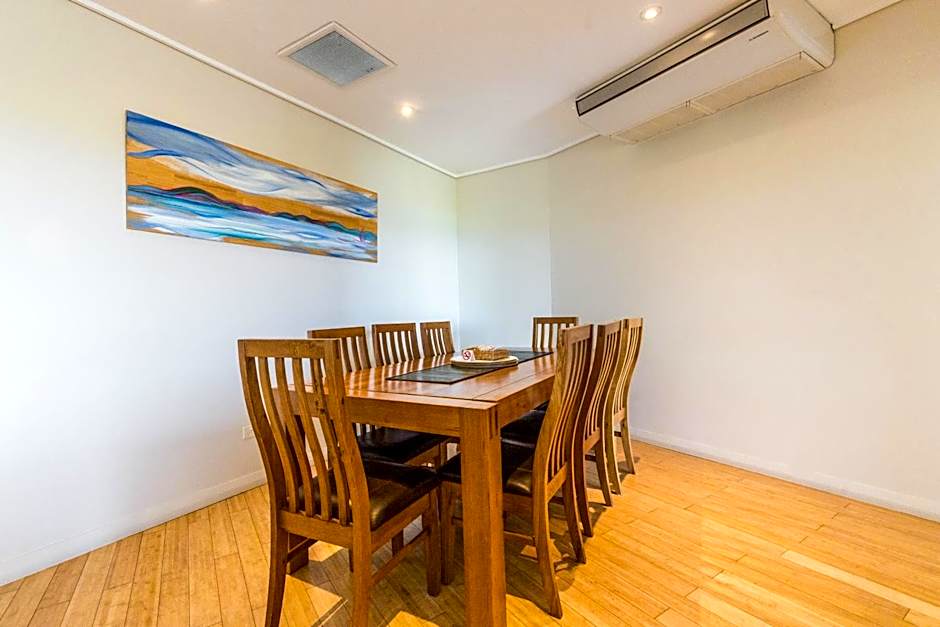 Loka Santi Penthouse 14 - Luxury Beachfront Escape with Sea View, Heated Pool, Steps from Main Beach