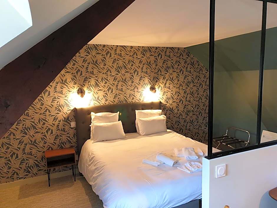 Au Loup Historic Apartments