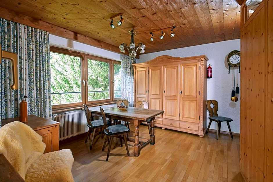 Alt Montafon Hotel Appartements by Pferd auf Wolke