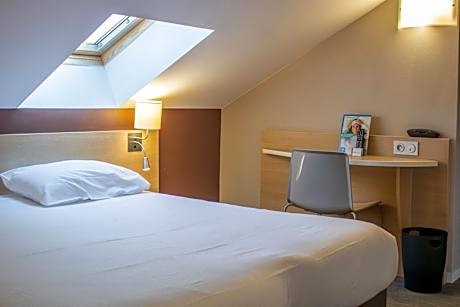 Single Room with Double Bed